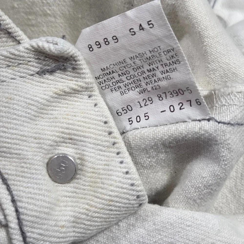 Vintage 70s Levis Made USA White Straight Leg Denim Jeans 29x34‎ Retro Thrashed